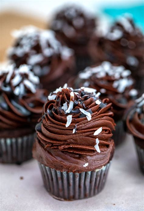 best german chocolate cupcakes [video] sweet and savory meals
