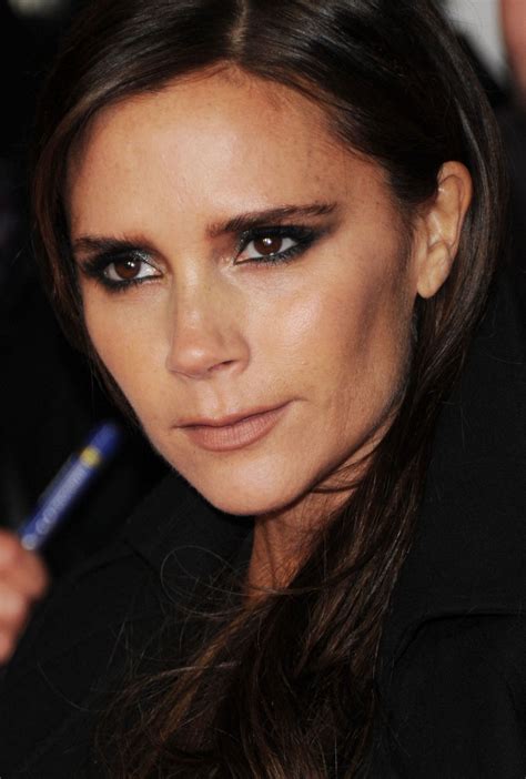 2 Tricks From Victoria Beckham That Produce The Perfect Smoky Eye For Holiday Parties Glamour