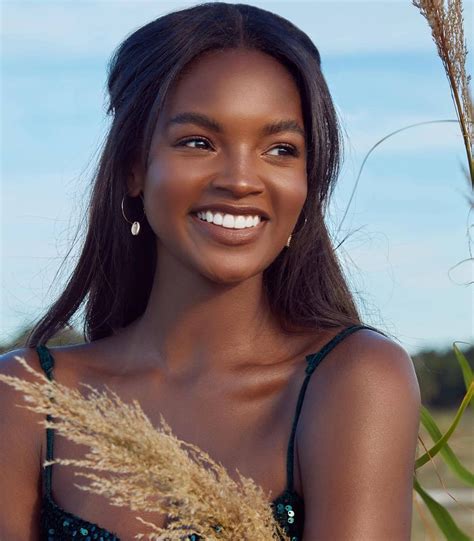 Beautiful Afro American Woman Dark Skin Women Dark Skin Beauty