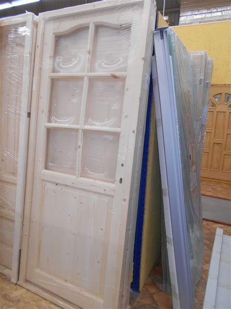 Szembe kell állnunk az ajtóval/ablakkal, úgy hogy felénk nyíljon. 2 KAZETTÁS FENYŐ BELTÉRI AJTÓ JOBB FÉLIG ÜVEG. 90X210CM 5,5CM