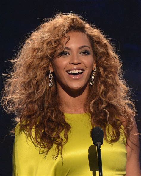 Beyonce Is Platinum Blonde Now With A Twist — Photo