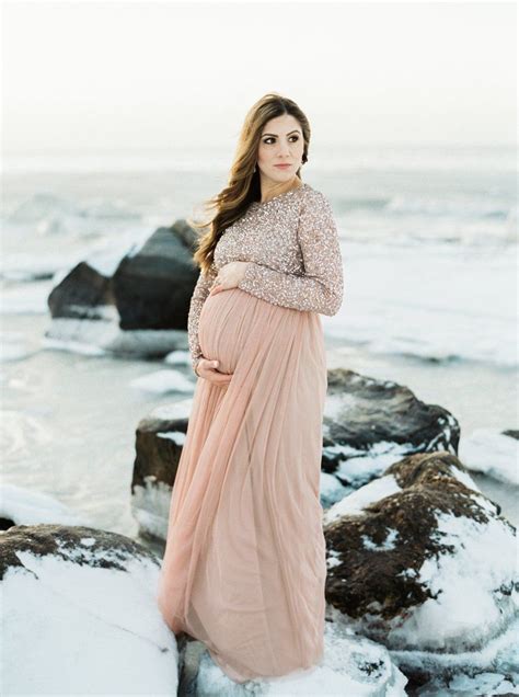 Plus Size Maternity Photo Shoot Set A Trend With These Couple