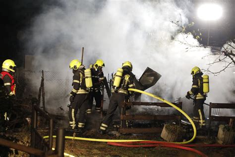Ist ein garten ohne gartenhaus überhaupt ein garten? Laube brennt ab: Feuerwehreinsatz in Chemnitz | TAG24