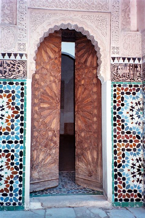 Antique metal door frame with geometric floral pattern and stained glass texture. Islamic geometric patterns - Wikiwand