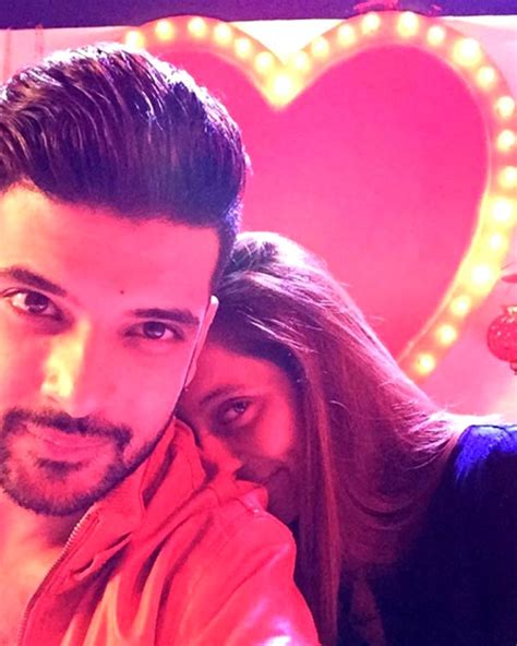 This Picture Of Karan Kundra With Girlfriend Anusha Dandekar Makes For