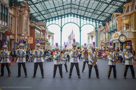 Best Tokyo Disneyland Shows And Parades
