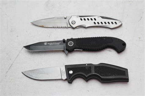 Folding Knives Gerber 600 Buck 199 Smith And Wesson Cktacb 3 Items