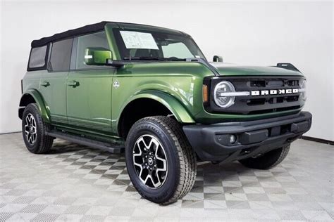2022 Ford Bronco Outer Banks Advanced 1748 Miles Eruption Green