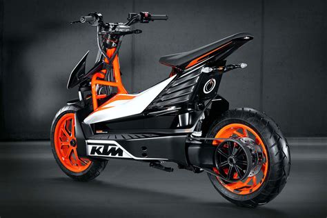 You can use it on any day when we are usually open. KTM E-Speed : un scooter électrique 100% fun