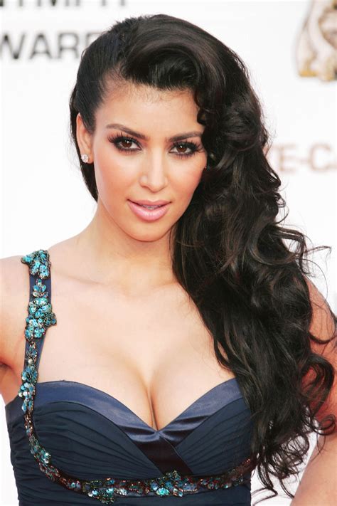 Kim kardashian tiene un pelo hermoso y largo que se presta a varios tipos de peinados, estos 3 son mis favoritos: The 5 Secrets You Will Never Know About Kim K Hairstyles ...