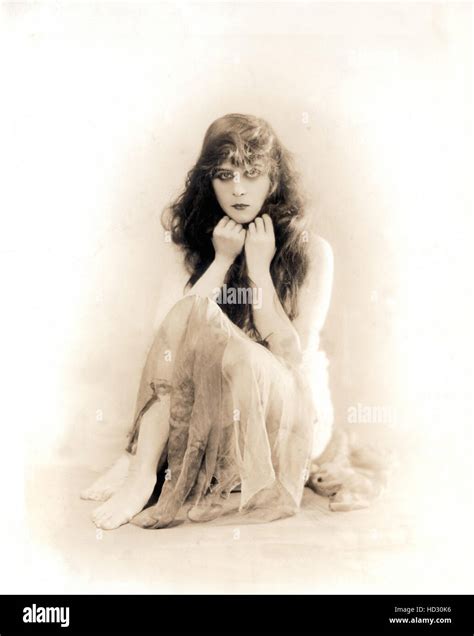 A Fool There Was Theda Bara 1915 Tm And Copyright ©20th Century Fox Film Corp All Rights