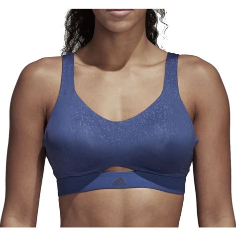 For most female runners a good sports bra is the most vital piece of gear they'll need. Best Sports Bras for High Impact Running | RunnerClick