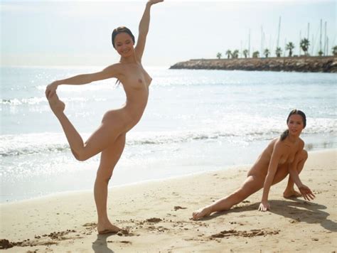 Julietta Magdalena Beach Seaside Flexible Twins Teen Porn