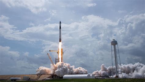Spacexs 1st Astronaut Launch Was Nasas Most Watched Online Event Ever