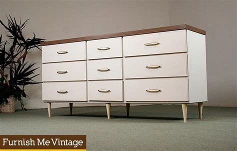 White furniture company cherrywood triple dresser 2 mirrors local pickup only. Retro White Laminate Triple Dresser