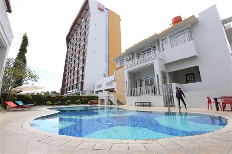 Pemesanan online aman dan tepercaya dengan jaminan harga termurah. Hotel Tertinggi di Kota Padang, Punya 21 Tiang Penahan Gempa
