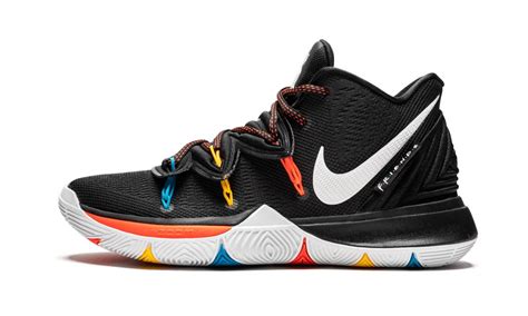 Help kyrie irving and nike celebrate black history month by buying the new kyrie 5 bhm (2019). Nike Kyrie 5 'friends' Shoes - Size 9 in Black/White ...