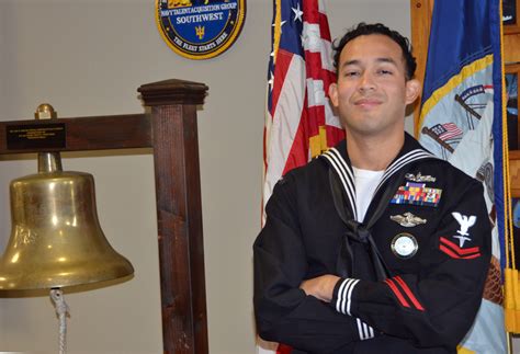Corpsman Adapts From Combat To Recruiting United States Navy News