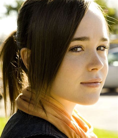 Actress ellen page, who stars in the netflix series 'the umbrella academy' and won an oscar nomination for her role in the 2007 movie 'juno,' has announced that she is transgender and has changed her name to elliot page. Ellen Page / actress (Juno, Inception) | インセプション, 映画, 理想の女性