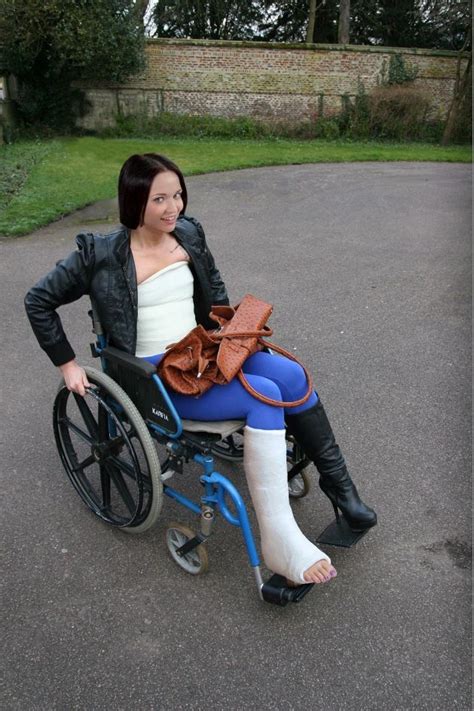 Pin Von Medical Auf Wheel Chair Gips