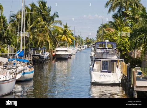 Photos Homes With Waterfront Boat Docks