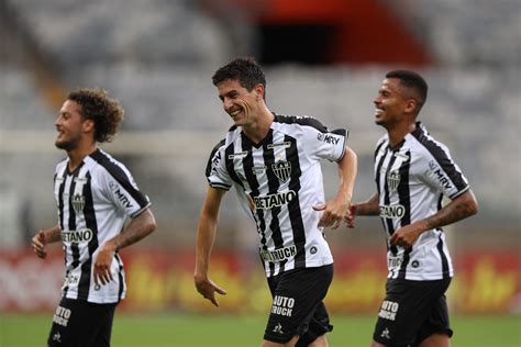 Porém, faltou um jogador para criar e acertar o último passe. Nacho Fernández brilló con el Galo y el Atlético ganó 3x1 ...