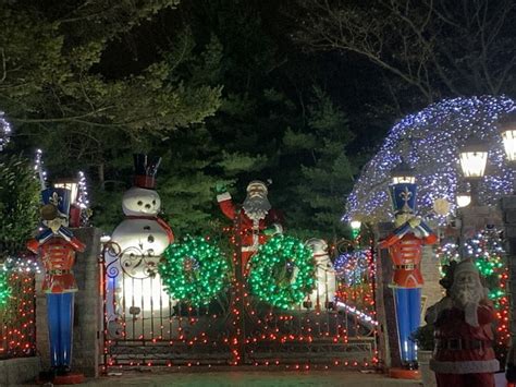Christmas Lights 2020 A Guide To 15 Beautiful Staten Island Holiday