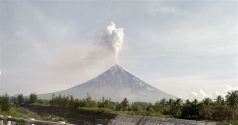 Philippine News Agency On Twitter Look Mayon Volcanos Clear View On