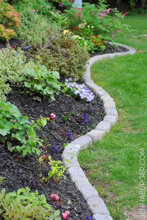 Creative garden bed edging can really make a big difference to the look and feel of your garden. 15 Brilliant Garden Edging Ideas That Will Surprise You - The ART in LIFE