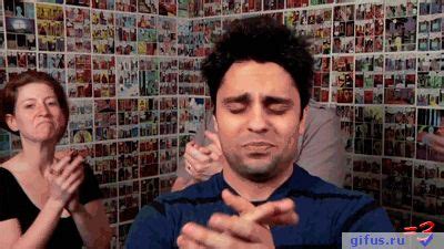 Слово «аплодисменты» правильно пишется так, как здесь: Гифки "Аплодисменты". Отборные GIF-анимации рукоплескания