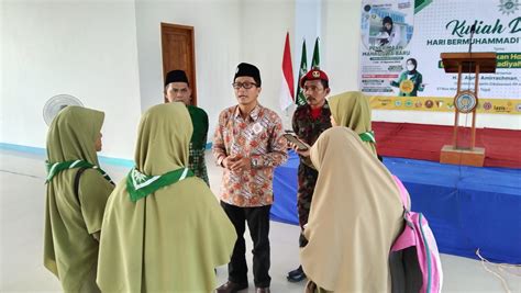 Pendidikan Holistik Perspektif Muhammadiyah PWMU CO Portal Berkemajuan