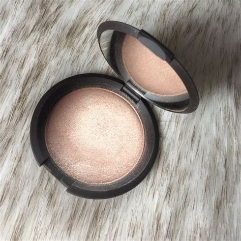 Becca Highlighter In Opal Becca Highlighter Becca Makeup Highlighter