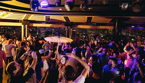 CÉ La Vi Club Lounge Rooftop Nightclub At Marina Bay Sands