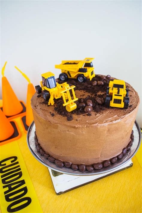 Though the design of this cake takes skill and time to execute, the perfect layers of seven colors will have guests applauding even before the candle is blown out. 14 Awesome Birthday Cake Ideas for Boys - Crazy Laura