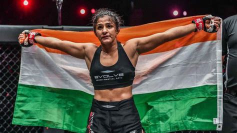Watch Stamp Fairtex Defeats Indian Mma Star Ritu Phogat At One Women S Atomweight World Grand