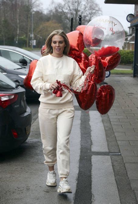 Danielle Lloyd Seen With Balloons That Say ‘happy Valentines Day Danielle Lloyd Picture