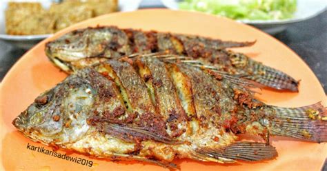 Hidangan ikan yang dibakar, muncul secara universal di berbagai belahan dunia. Ikan Bakar Bojo - Find 1 Ikan Bakar Manado Pajeko Tempat ...
