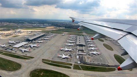 Heathrow airport closes one of its runways with many flights from ...