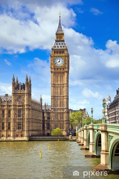 Cette tour de style victorien, située aux bords de la tamise et haute de presque 100 mètres abrite. Vinilo Pixerstick Big Ben, Londres, Reino Unido • Pixers ...