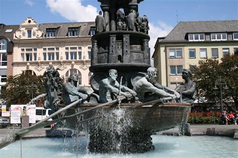 Travel safely · travel company updates · travel requirements Maak onze stadswandeling Koblenz