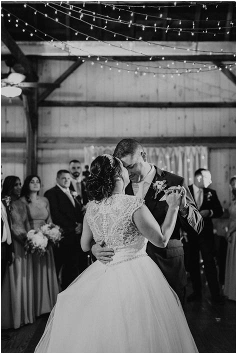 This beautiful michigan barn wedding venue located in gladwin, mi is a perfect destination for your dream barn wedding & reception. Modern-Rustic-Barn-Wedding-at-The-Ranch-Golf-Club-in ...