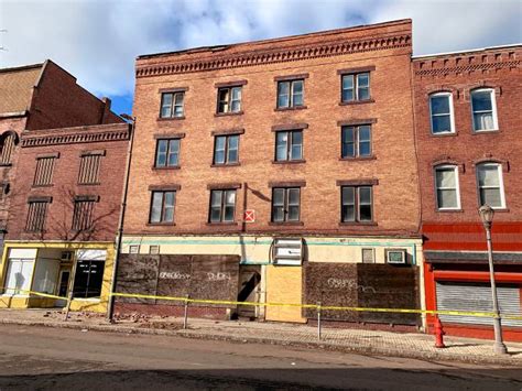 High Street Partially Closed After Bricks Fall From Holyoke Building