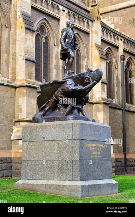 La Estatua De Bronce Del Capitán Matthew Flinders El Líder De La