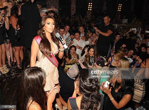 Kim Kardashian Celebrates Her Bachelorette Party At Tao Stock Fotos Und Bilder Getty Images