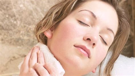 If you feel your eyes begin to twitch, take a look at your recent lifestyle choices. 10 Quick Ways to Stop Muscle Twitching Now! | New Health ...