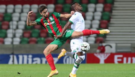Formado no bangu, rodrigo pinho chegou a portugal em 2016 para. FC Porto também fez proposta por Rodrigo Pinho - ZAP