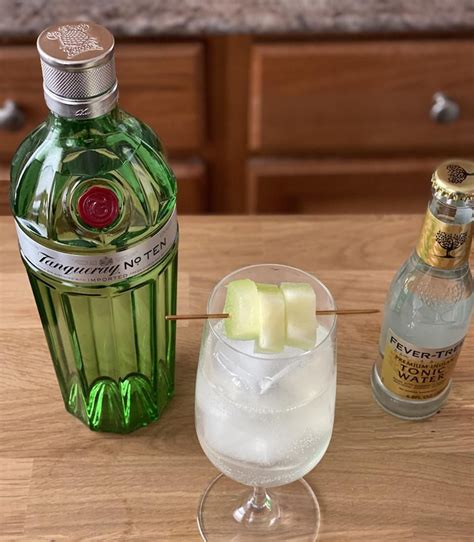 13 Easy Gin Cocktails To Make At Home Now Easy Gin Cocktails Gin