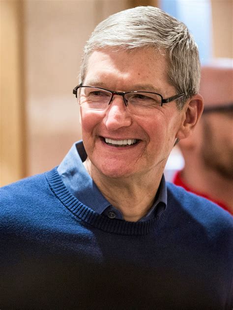 Apple Ceo Tim Cook Gives 60 Minutes Preview Of Futuristic New