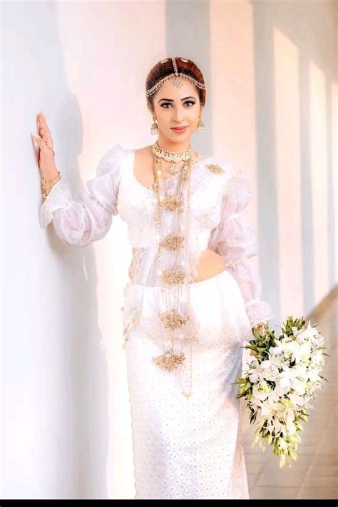 Sinhalese Bride In 2022 Bridesmaid Saree Bride Beautiful Dresses