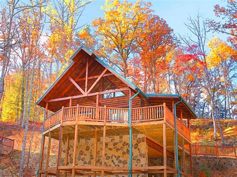 Retreat to an idyllic log escape for a eastern tennessee weekend getaway of hiking, biking and exploring with your partner in a mountain cabin or book splendid isolation in. Rascals Retreat Cabin in Gatlinburg w/ 2 BR (Sleeps6)